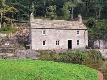 Aqueduct Cottage