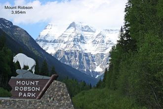 a landscape picture of Mount Robson, British Columbia