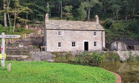 Aqueduct Cottage